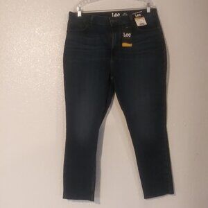 Lee women's size 18M skinny dark wash jeans